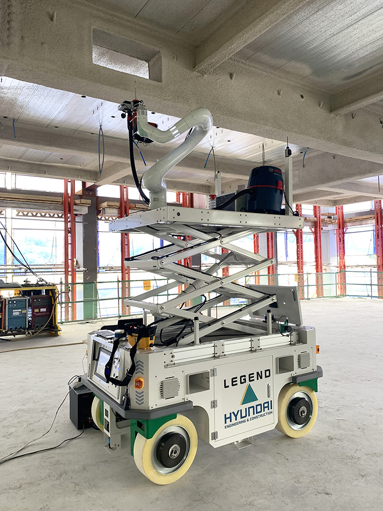 Hyundai E&C holds demonstration of construction robots